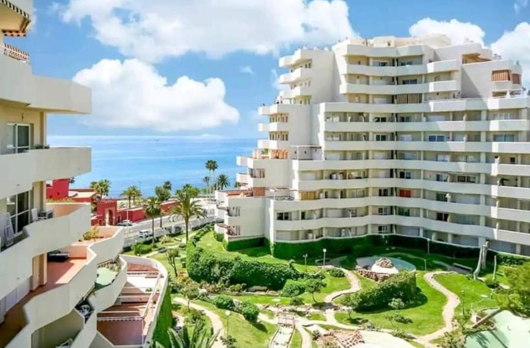 El Estudio De La Playa Benalbeach Holidays Paradise 贝纳尔马德纳 外观 照片