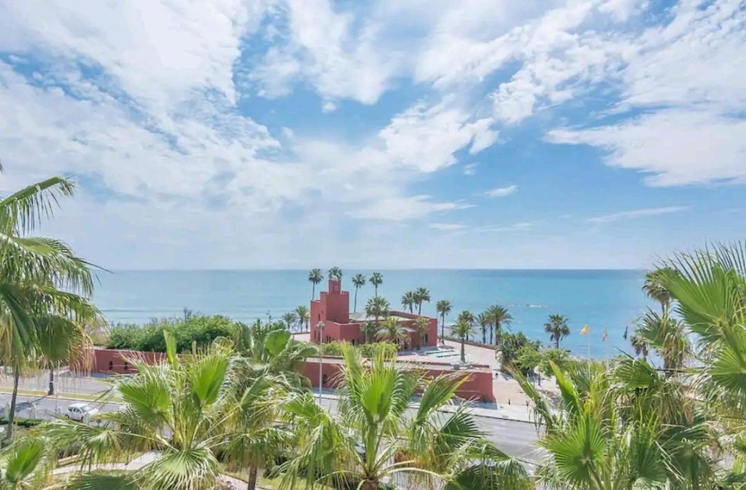 El Estudio De La Playa Benalbeach Holidays Paradise 贝纳尔马德纳 外观 照片