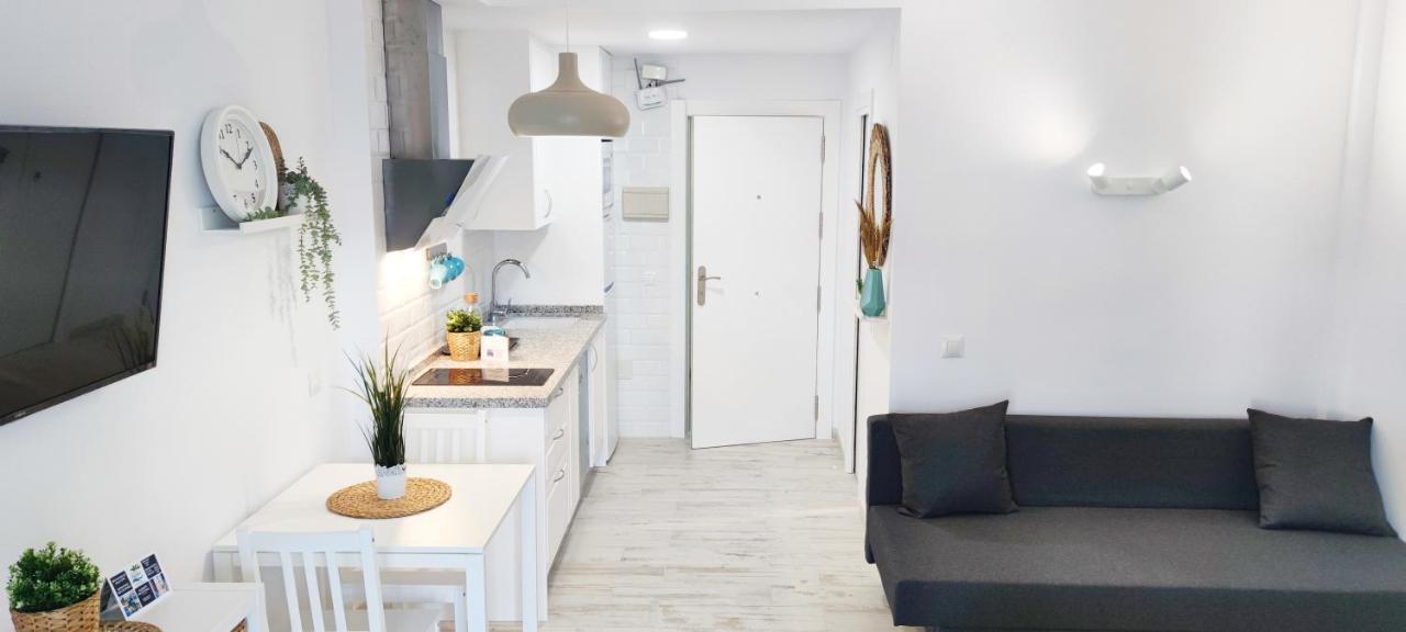 El Estudio De La Playa Benalbeach Holidays Paradise 贝纳尔马德纳 外观 照片