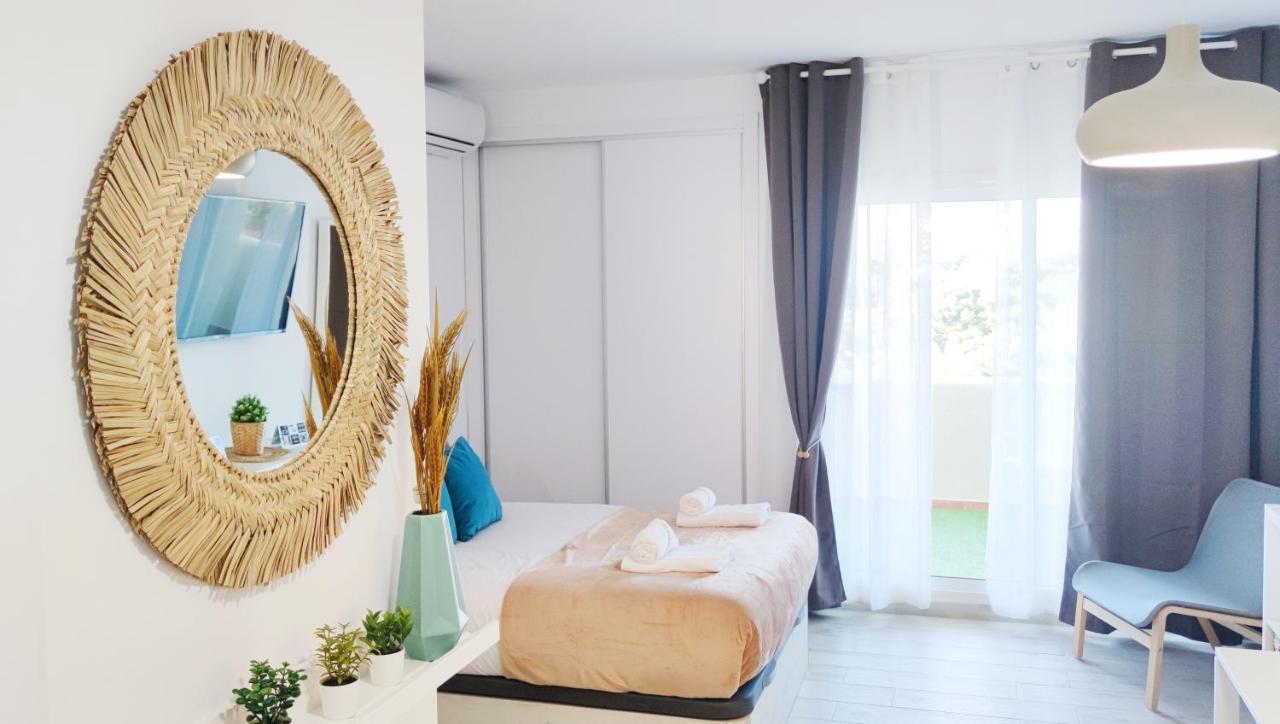 El Estudio De La Playa Benalbeach Holidays Paradise 贝纳尔马德纳 外观 照片