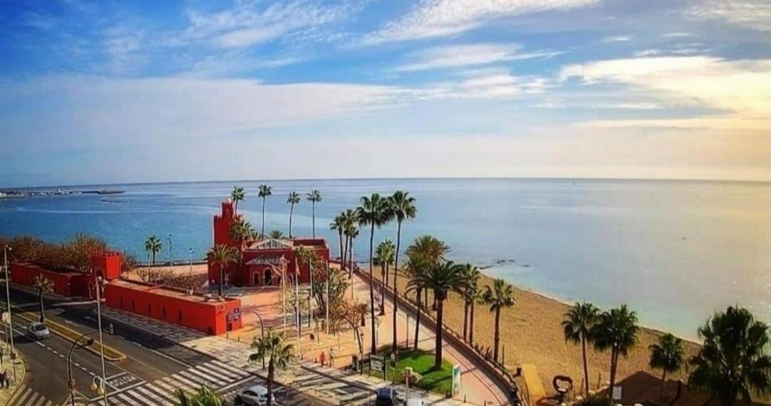 El Estudio De La Playa Benalbeach Holidays Paradise 贝纳尔马德纳 外观 照片