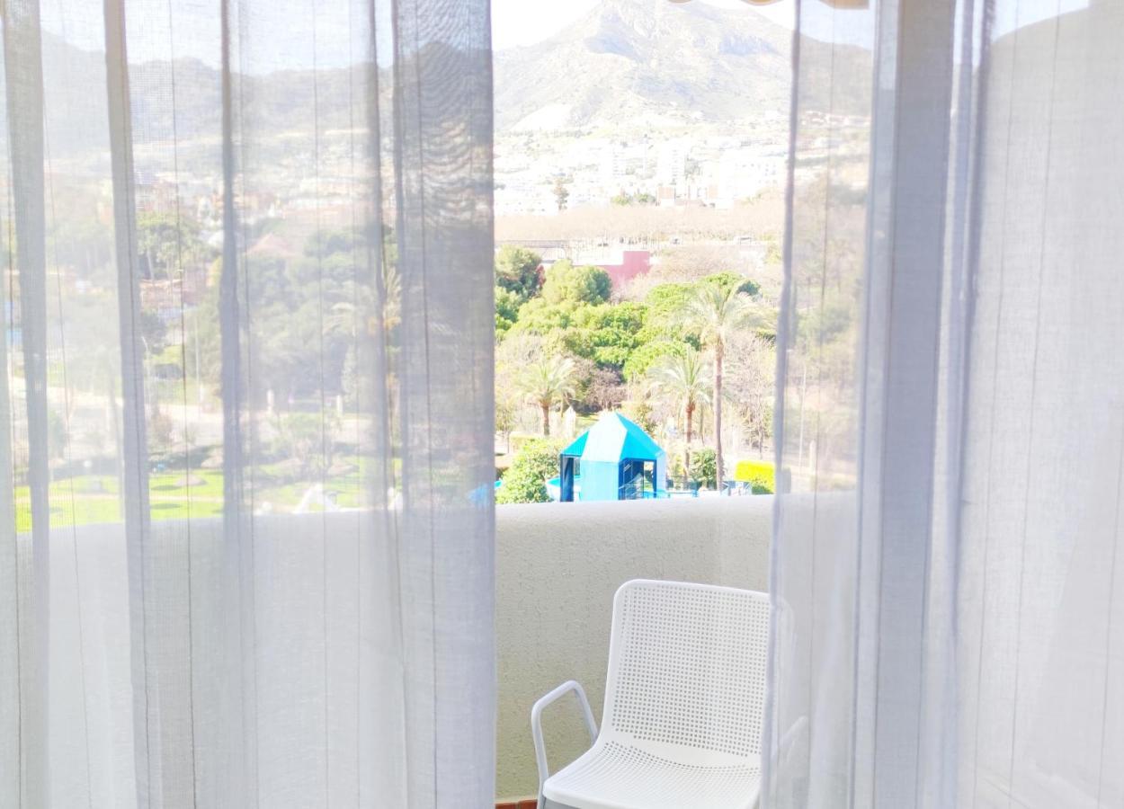 El Estudio De La Playa Benalbeach Holidays Paradise 贝纳尔马德纳 外观 照片
