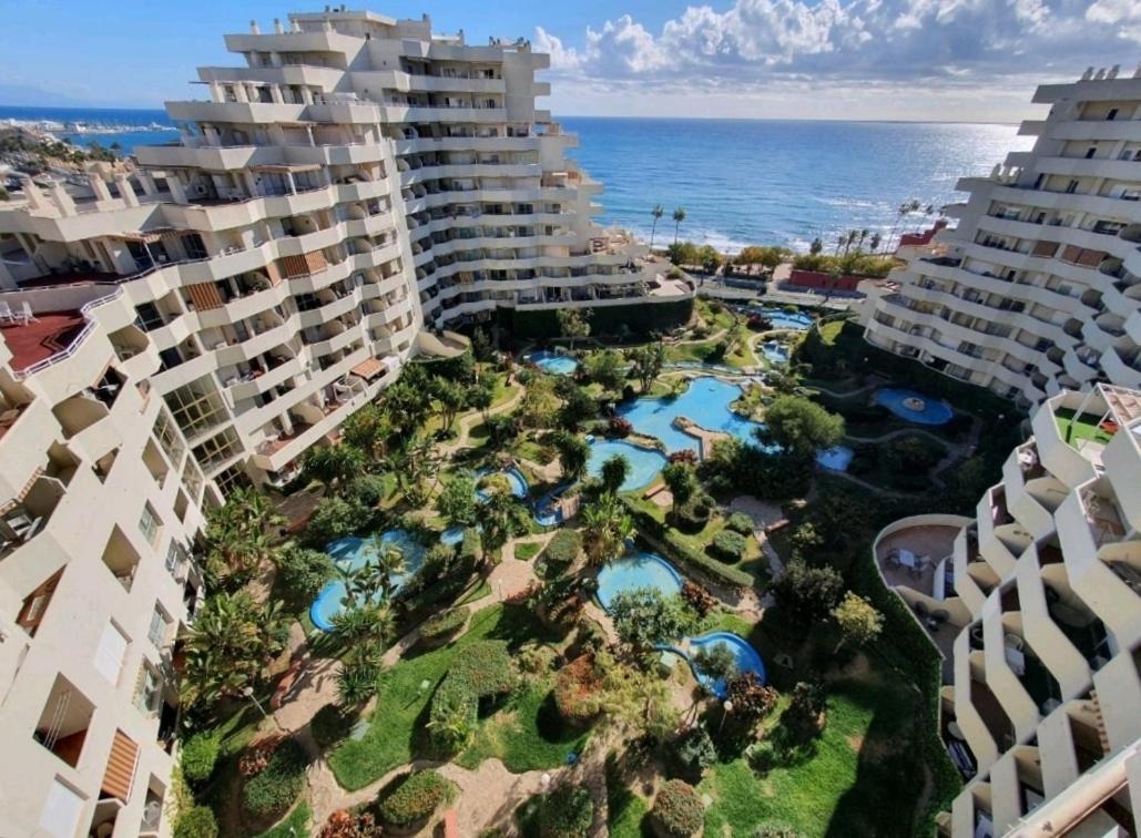 El Estudio De La Playa Benalbeach Holidays Paradise 贝纳尔马德纳 外观 照片