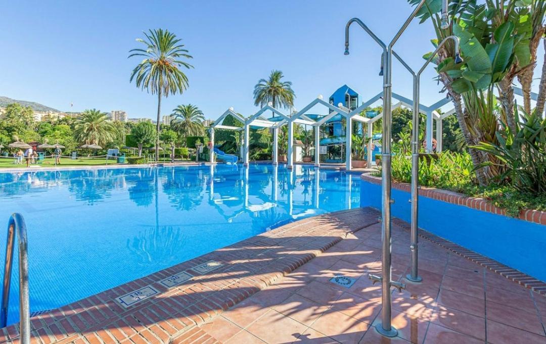El Estudio De La Playa Benalbeach Holidays Paradise 贝纳尔马德纳 外观 照片