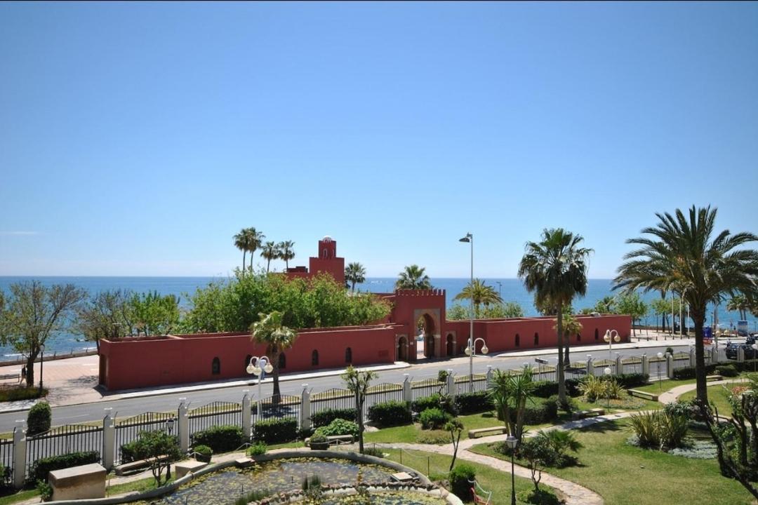El Estudio De La Playa Benalbeach Holidays Paradise 贝纳尔马德纳 外观 照片