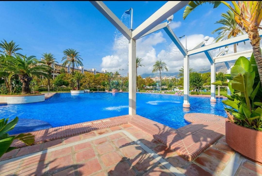 El Estudio De La Playa Benalbeach Holidays Paradise 贝纳尔马德纳 外观 照片
